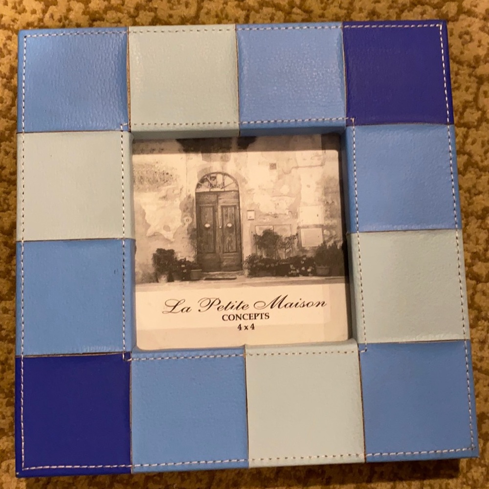 La petite Maison picture frame blue color block